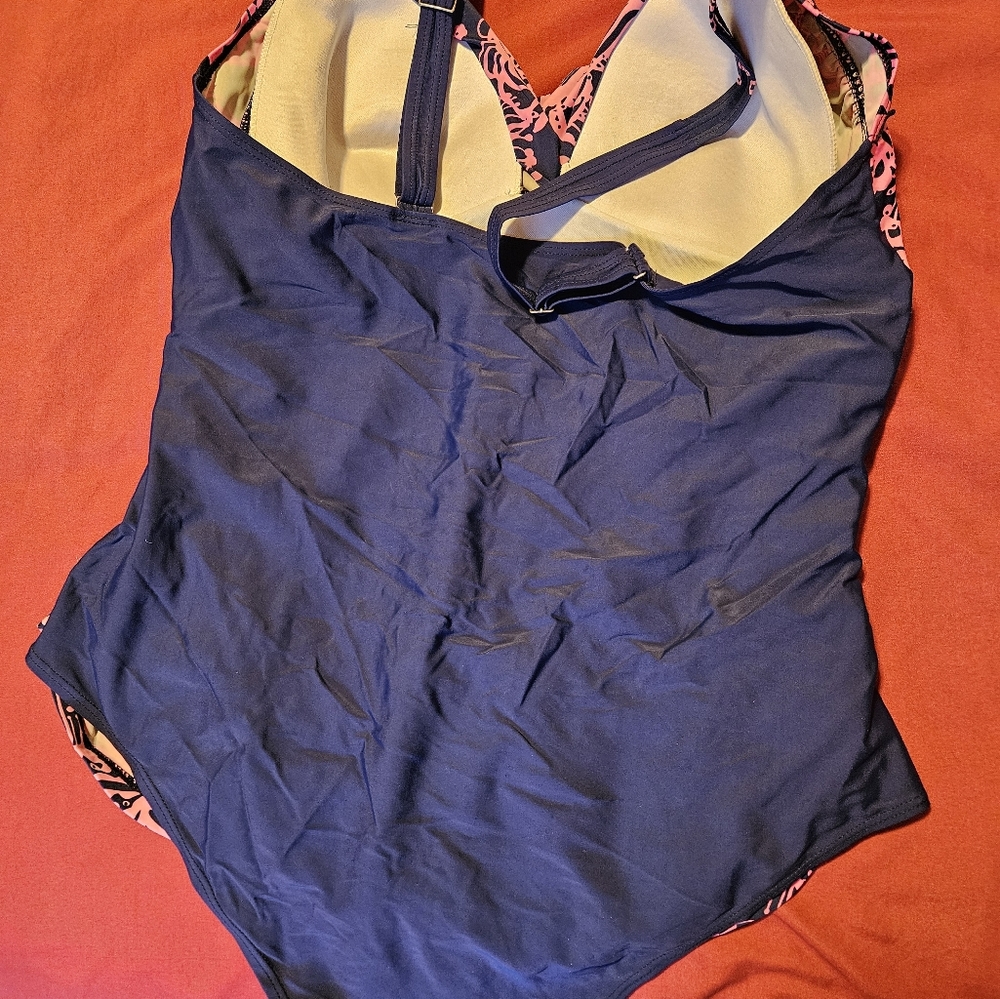 Swimsuit! - Picture 3 of 4